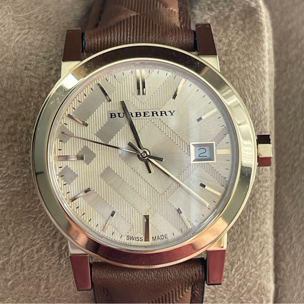 *Authentic* Burberry Watch. Perfect Condition “Beautiful”